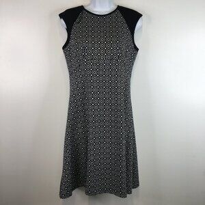 Maggy London Black and White Sleeveless Fit and Flare Lined Dress Size 8